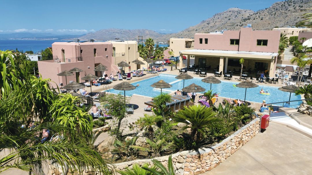 Finas Hotel & Apartments