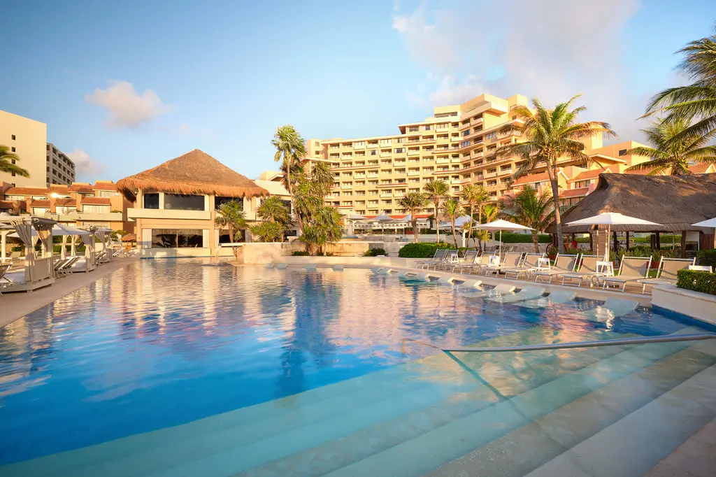 Wyndham Grand Cancun All-Inclusive Resort & Villas